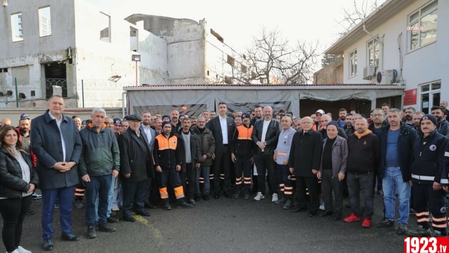 KARTAL ELEDİYE PERSONELİ BAŞKANLA YENİ YIL KUTLADI